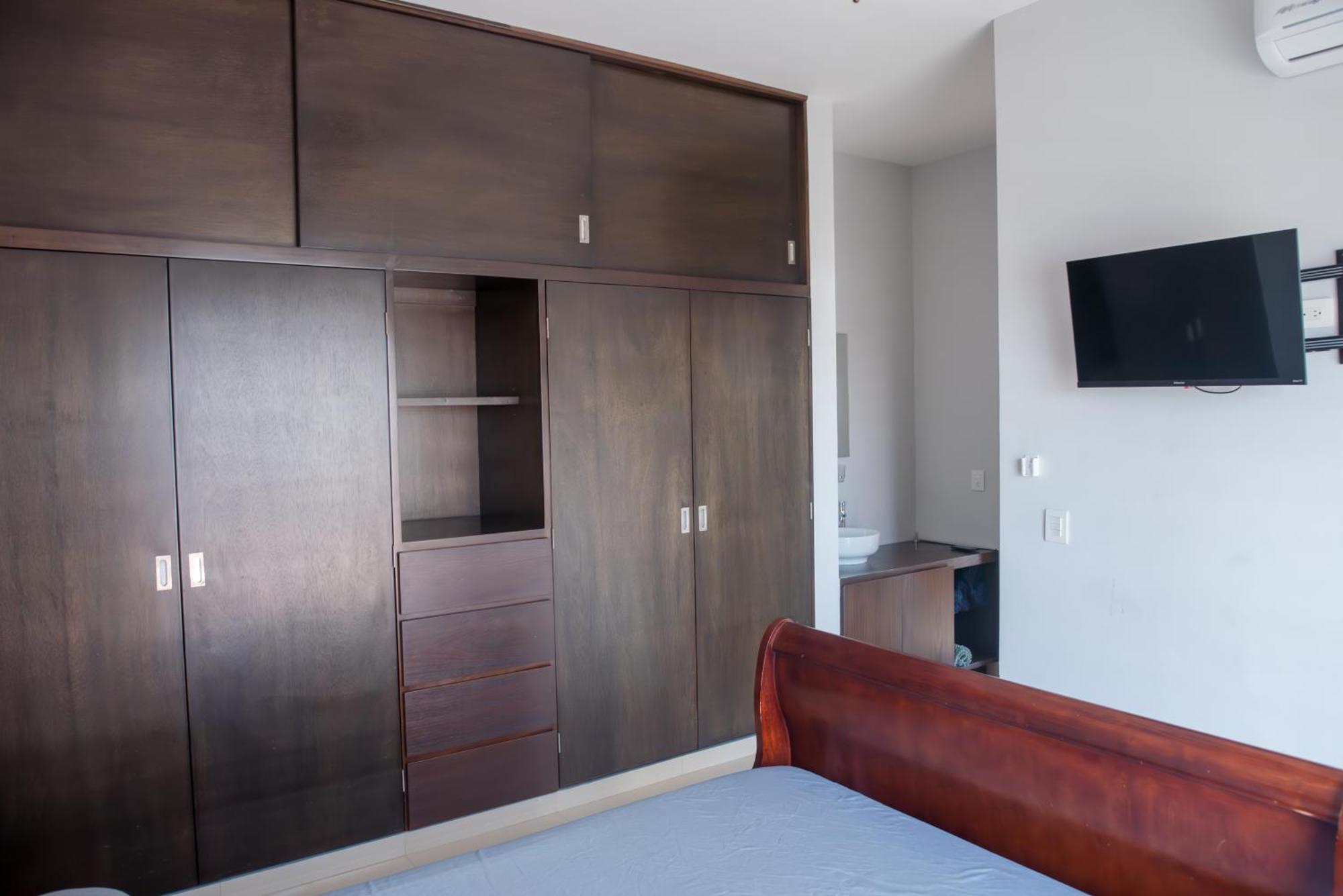 2Br/2Ba Condo 1 Block To Ocean! - Unit #5 Mazatlán Esterno foto